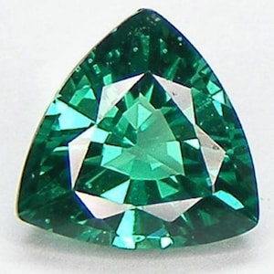 Nano Crystal Emerald Green Color Trillion Faceted AAA Loose Gemstones for Jewelry Makings, Heat Resistant (3x3mm - 15x15mm)