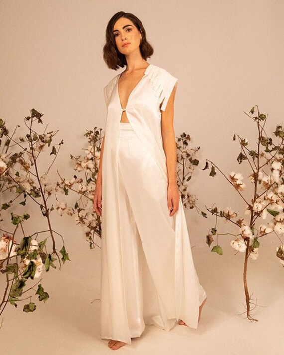 alternative wedding dresses Unique & Non Traditional Gowns designed to make your special day unforgettable . 27 Nontraditional Wedding Dresses If