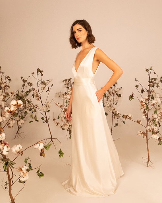Satin Belt Backless A Line V Neck Wedding Dress Satin Belt Backless A Line V Neck Wedding Dress