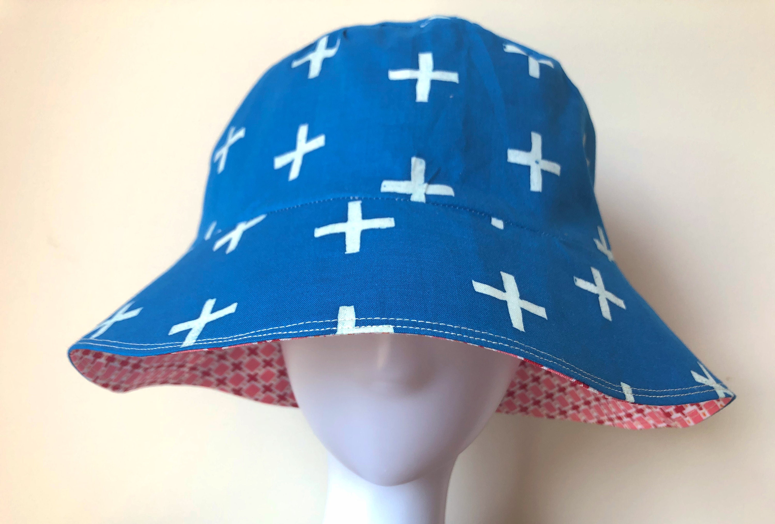 uw bucket hat