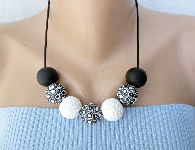 Black and white beaded necklace women fashion jewelry nice Gift girl Simple urban jewelry black necklace white jewelry accessory chunky bead image 1