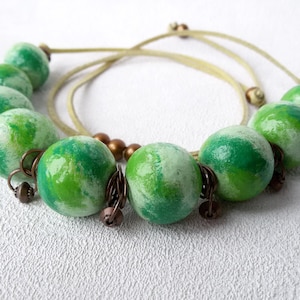 green chunky beaded necklace woman statement jewelry polymer clay beaded necklace minimalist jewelry fashion geometric necklace contemporary