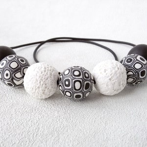 Black and white beaded necklace women fashion jewelry nice Gift girl Simple urban jewelry black necklace white jewelry accessory chunky bead image 2