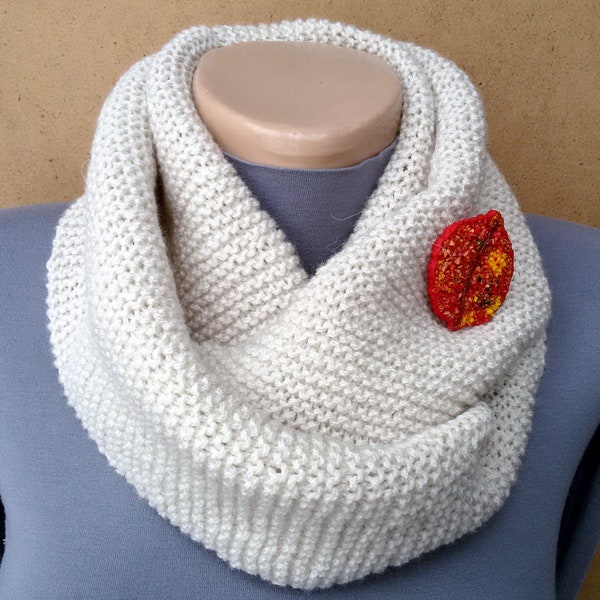 hand knitted scarves women beige infinity cozy soft scarf gift for daughter cream warm neck shawl winter accessory handknit cute elegant