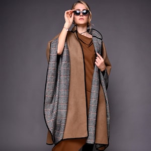 Capa de lana beige para mujer, elegante capa con cinturón de doble cara, poncho de abrigo, estilo invernal.