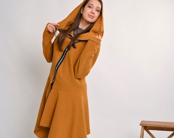 Mosterdkleurige wollen cardigan met capuchon, designerjas met asymmetrische ritssluiting, handgemaakte winterjas