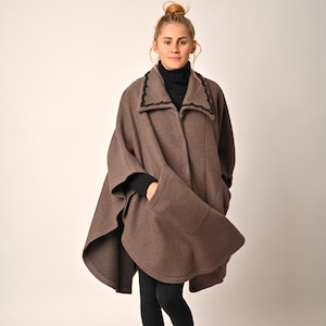 Wool Cape Coat, Brown Coat, Wool Winter Coat, Wool Cape, Oversized Coat, Plus Size Clothing, Women Coat, Modern Batwing Coat, Warm Wool Coat