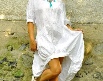 Vestido de lino blanco con bajo asimétrico, vestido de lino blanco, vestido asimétrico, vestido de lino bohemio, vestido túnica maxi, lino de tallas grandes, vestido de playa, túnica de lino
