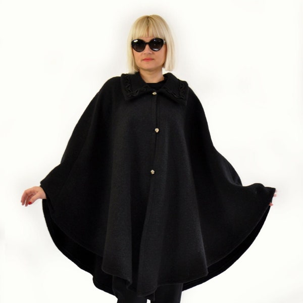 Manteau cape en laine, Cape d'hiver noire, veste gothique, manteau cape grande taille, manteau chauve-souris, cape poncho d'hiver, manteau de soirée en laine, cape médiévale