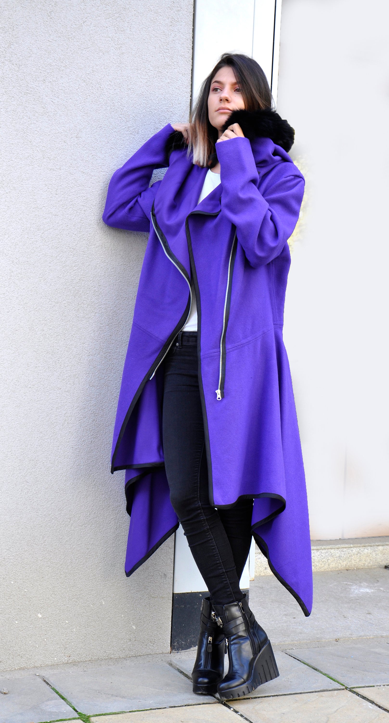 Damen Wintermantel Mit Fell - Eleganter Langer Mantel Für Kalte Tage In Verschiedenen Farben