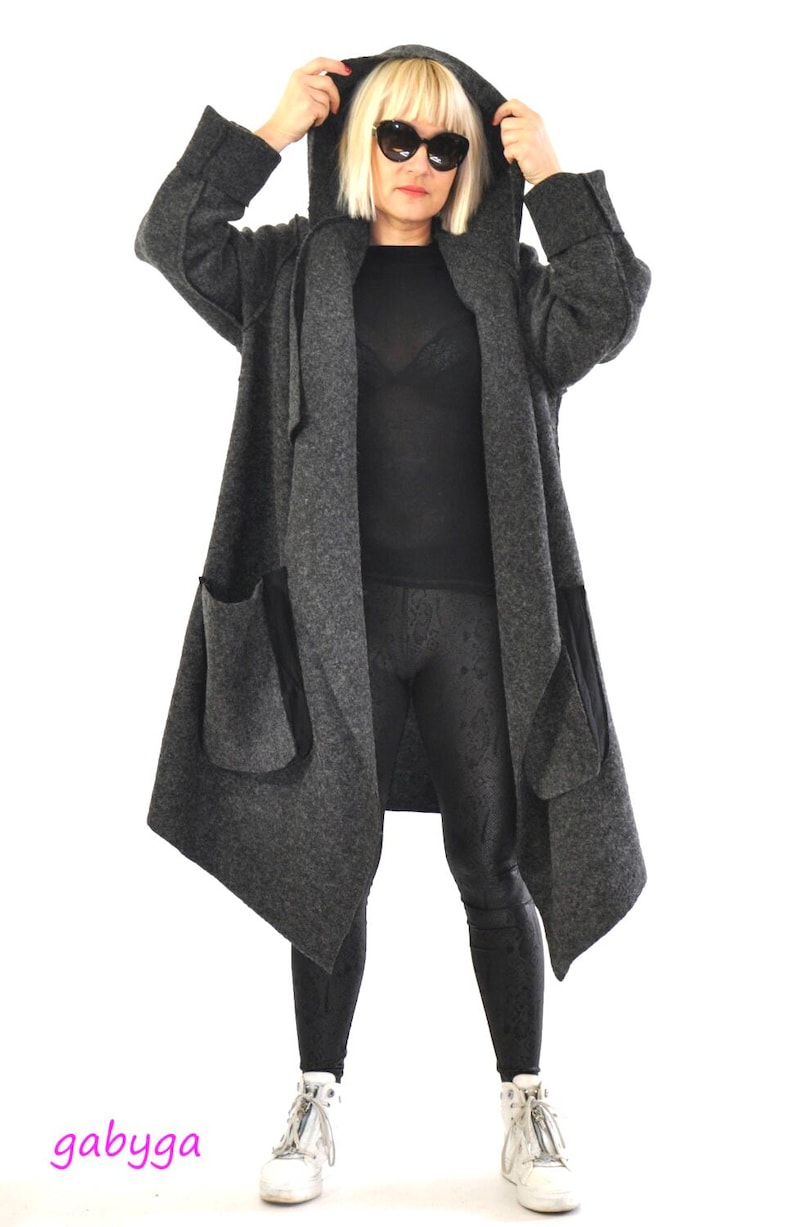Grauer Wollmantel mit Kapuze und Gürtel, alltäglicher Herbst-Wintermantel, minimalistischer, lässiger Damen-Wollmantel mit Taschen, grauer lässiger Mantel, Maxi-Mantel Bild 4