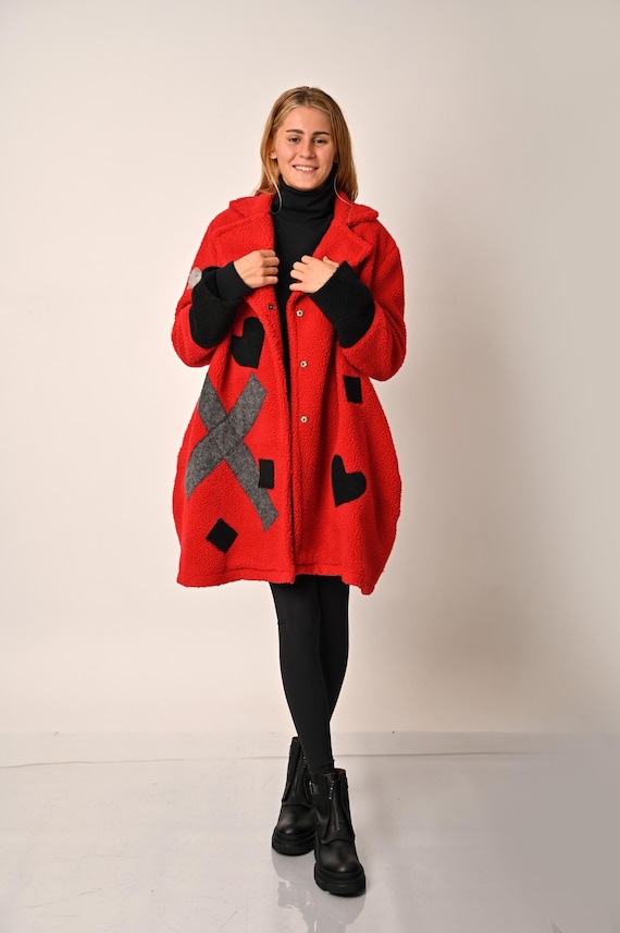 Red Wool Coat Women – Elegant Winter Designer Coat with Black Sleeves, Loose Fit Warm Wool Jacket, Cozy Lightweight Coat