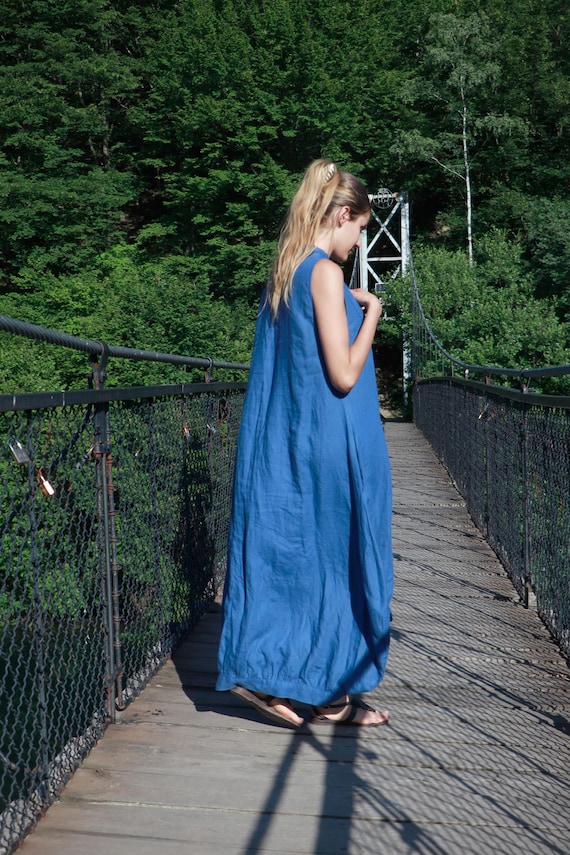 elle maxi dress ELLE High Neck Satin Maxi Dress M / WINE