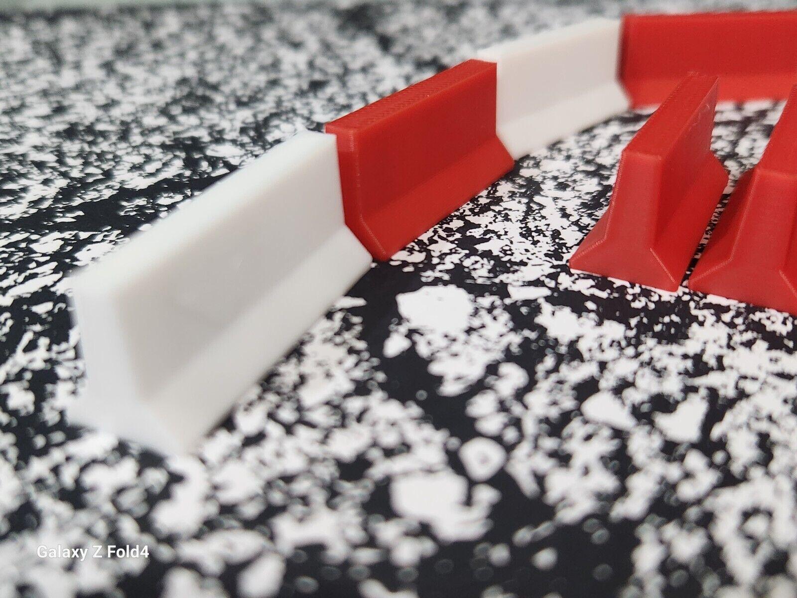 OO Gauge Model Railway Safety Barriers - Chapter 8 Cross-Link Traffic Barriers 1:76 Scale 12-Pack | Painted Scenery