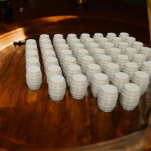 Whiskey barrels models train railway oo ho gauge 1:76 scale new 50 pack wood pla