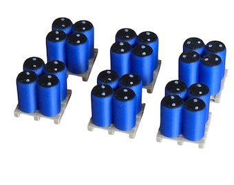 6 x oo gauge blue water barrels on pallets 1:76 model railway wagon load scenery