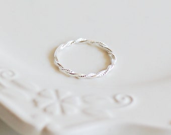 Sterling Silver Twisted Rope Ring, Silver Rope Ring, Delicate Twisted Ring, 925 Silver Stacking Ring, Minimalist Silver Rope Jewellery