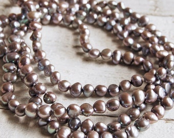 Collier de corde de perles grises, collier de perles extra long, collier de perles à brin unique, perles à cordes grises de forme libre, collier de perles de 48 po ou 60 po