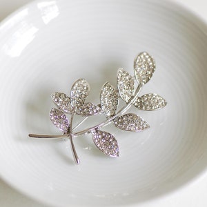 Vintage Stil Blatt Brosche, Blumen Brosche, Silber Posy Brosche, Hochzeit Brosche, Antik Stil Silber Blumen Brosche