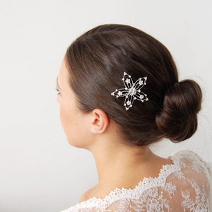 Flower Hair Comb, Vintage Style Bridal Hair Comb, Dainty Floral Hair Comb, Crystal Hair Comb, Rhinestone Bridesmaids Hair Comb, Bridal Hair