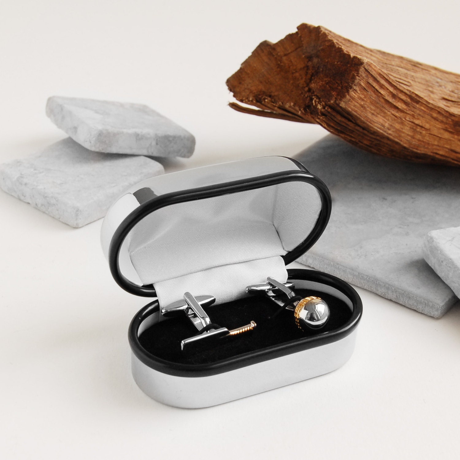 thumbnail image 2 of Cricket Bat And Wicket Cufflinks | Cricket Cufflinks Gift Ideas 2 of 12
