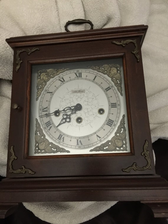 Items similar to Seth Thomas 1982 key wound mantle clock on Etsy
