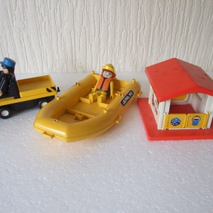 Playmobil Geobra Playmobile Baggage Cart , Rubber Boat and Beach Hut 2 Figures