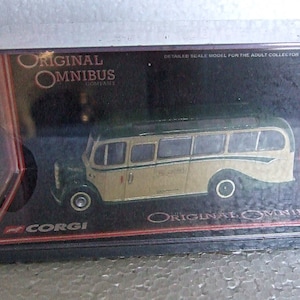 Corgi Original Omnibus 42506 1/76 Scale Bedford OB Coach - Avec Queterlights Loch Tay Trundler no 2022 de 4200 produit 1997 boîte scellée