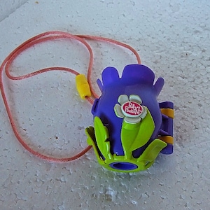 Polly Pocket Honey Bee Locket No figures