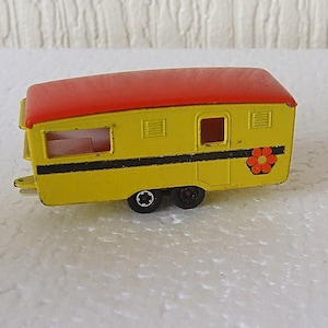 Matchbox Superfast No 57 Trailer Caravan Black Stripe & Flower Very Good