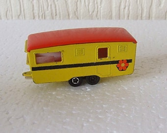 Matchbox Superfast No 57 Trailer Caravan Black Stripe & Flower Muy Bueno