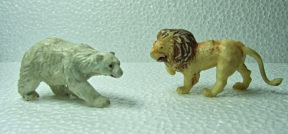 2 X Vintage Britains Plastic Zoo Animals Polar Bear and Lion - Etsy Australia 2 X Vintage Britains Plastic Zoo Animals Polar Bear and Lion - Etsy Australia