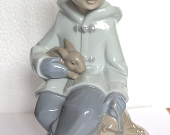 Nao by Lladro Figurine, Girl Yawning in Her Long Nightdress, Made