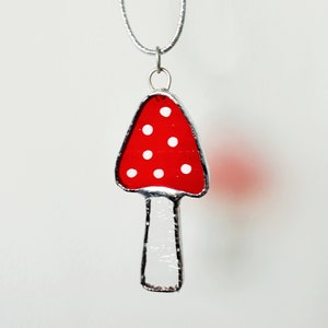 Red toadstool rear view mirror decoration, Stained glass toadstool, Car lover gift, New driver gift, Rear view mirror charm, mushroom,