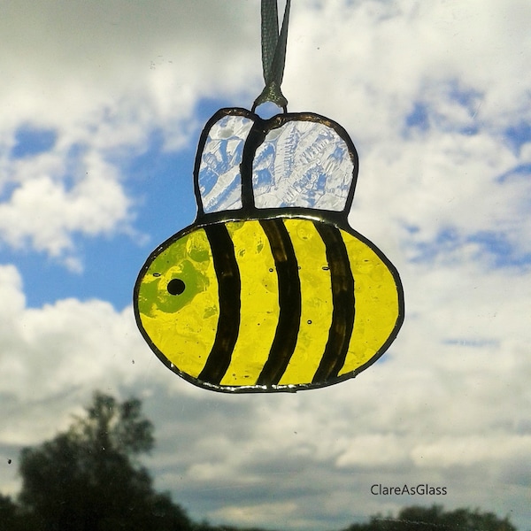 Stained Glass Bee Suncatcher, Mini bee gift or Decoration, Bumble bee gift,  Beekeeping gift, Bee lover gift, Nature lover gift