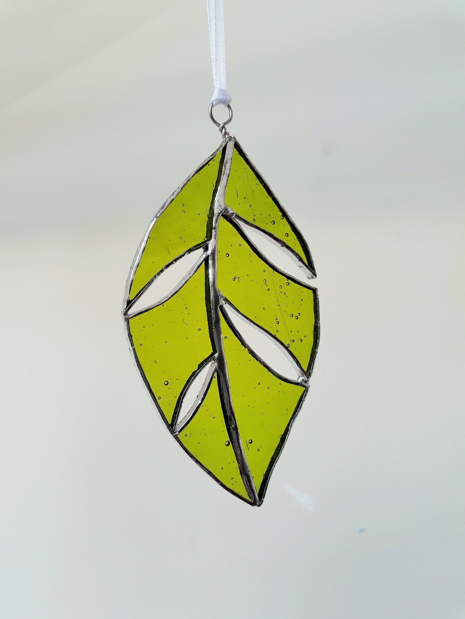 Green Stained Glass Leaf Suncatcher Glass Leaf Ornament Etsy UK