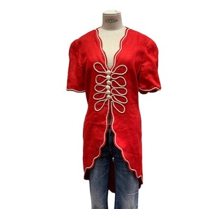 Red sleeveless frock coat and embroidery