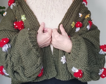 Handgemaakt gebreid vest met paddenstoelenmotief - Boho kabeltrui met bloemenaccenten
