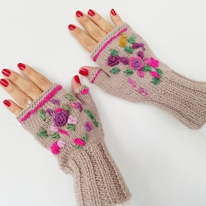 Embroidered Fingerless Wool Mittens: Stumpwork Floral Gloves