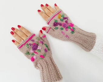 Fingerless Gloves with Stumpwork Embroidery, Knitted Wool Mittens, Winter Accessories for Women