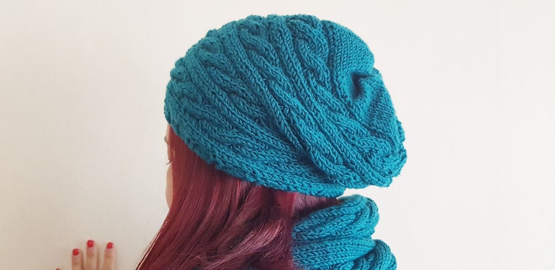 green cable knit hat