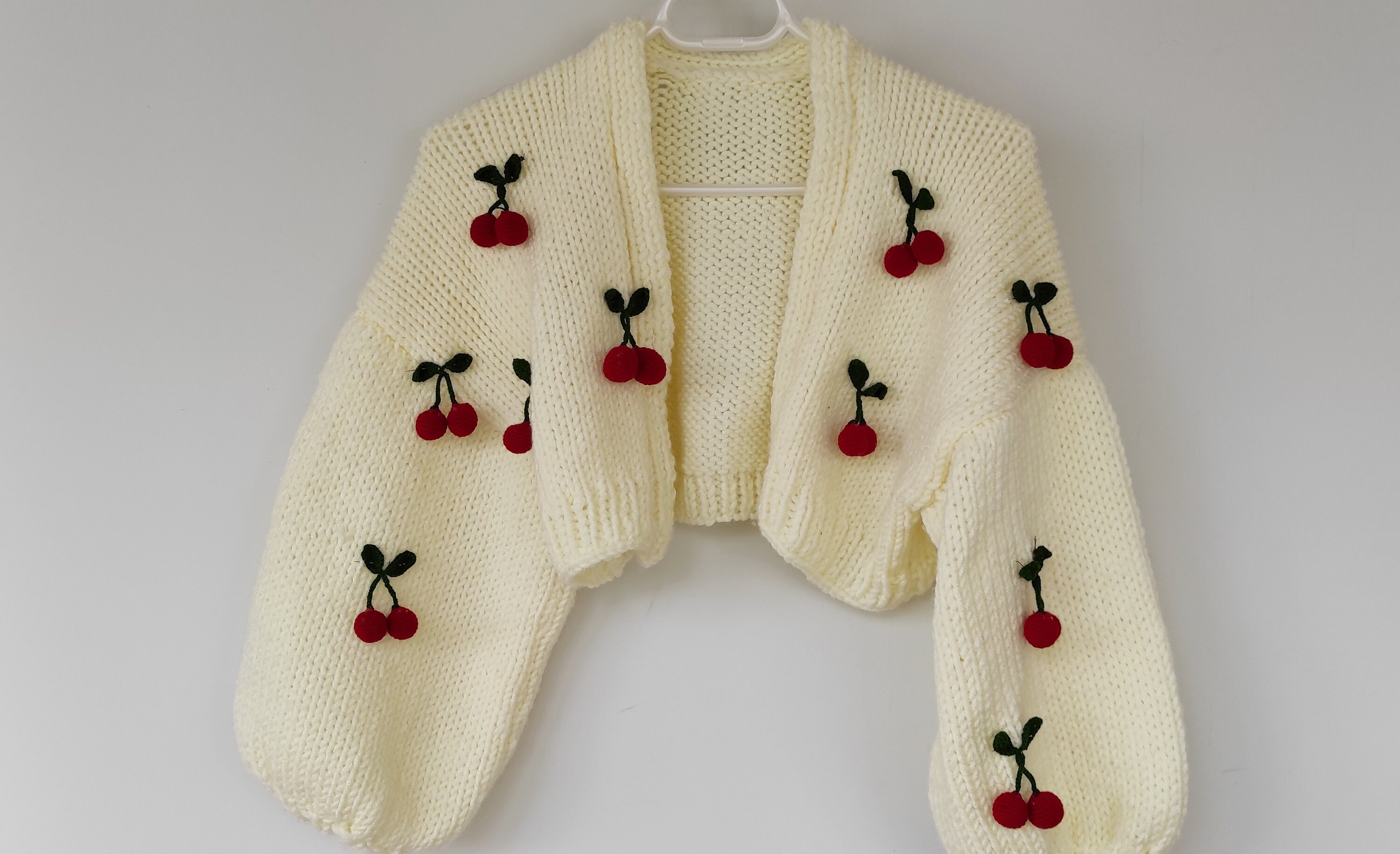 カーディガン HUECLOSET Cropped Balloon Cardigan (2colors) BNE62 Cherry Cardigan, Cropped Knit Cardigan, Balloon Sleeve