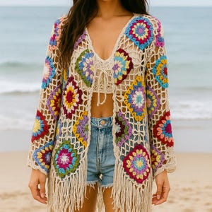 Mormors fyrkantiga virkad kofta med fransar: Boho festivalkimono, handgjord bomullsöverdrag