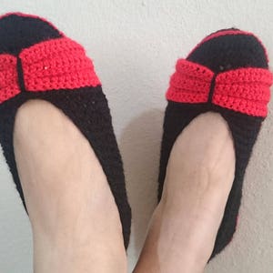 Crochet Bow Slippers: Black & Red Handmade House Shoes