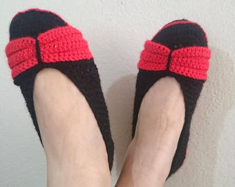 Bow Crochet Slippers in Black & Red, Non Slip Soles, Gift for Her, Handmade House Shoes, Bridesmaid Gifts, Bow Fashion