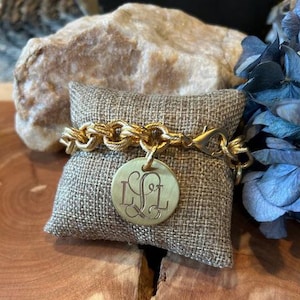 Pulsera, oro, cadena de doble eslabón, cierre de pinza de langosta, disco grabado, personalizada (NUEVA Pulsera Daisy Oro)