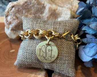 Bracelet, gold, double link chain, lobster claw clasp, engraved disc, personalized ( NEW Daisy Bracelet Gold)