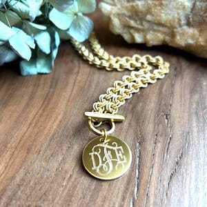 Necklace, Simple, 12k gold, toggle, 19 inch, round disc, personalized, engraved, monogram (New Daisy Gold)