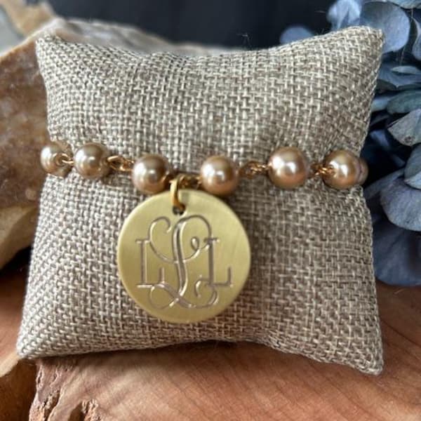Bracelet, Bridesmaid, wedding, pearl, gold, lobster claw clasp, disc, personalized (Ole' Gold Bracelet)
