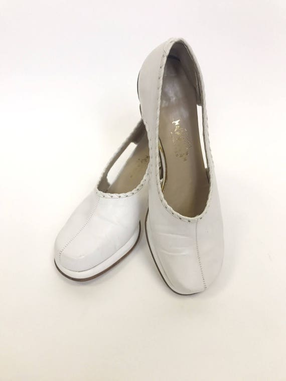 Vintage 1960s 1970s white leather platform block h